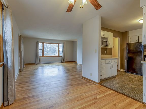 5th image of 204 Warren Ave