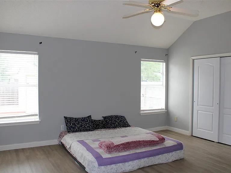 16205 Glorious Ln — Photo 11