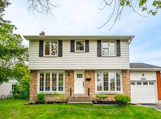 1081 Pearson Dr, Oakville, ON L6H 2A9
