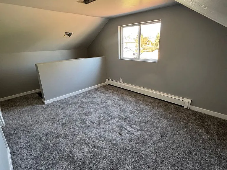 1439 Main St — Photo 2