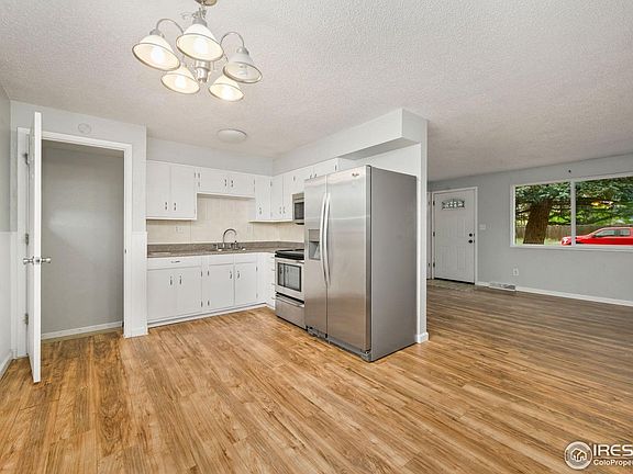 5th image of 3020 Sunset Dr