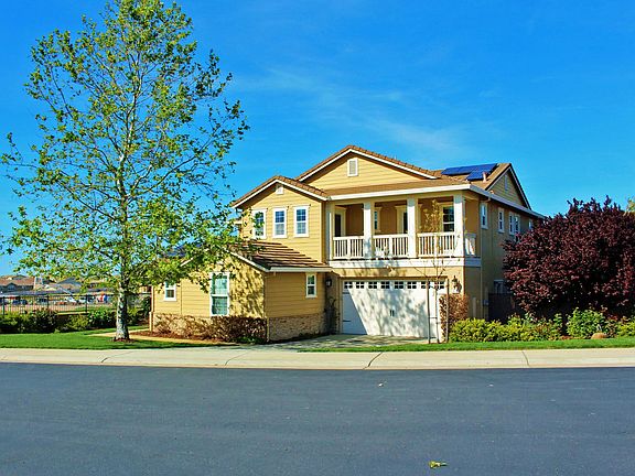 2nd image of 811 Baronial Ln