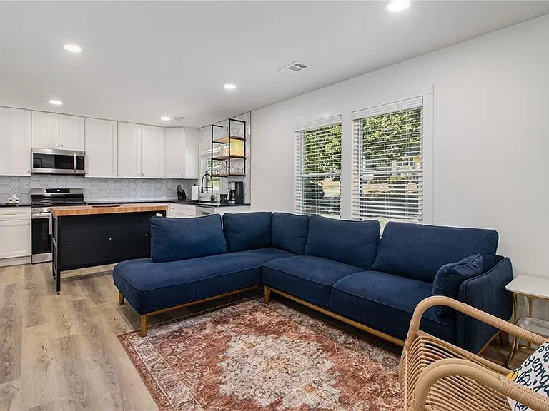 220 Birch St — Photo 8