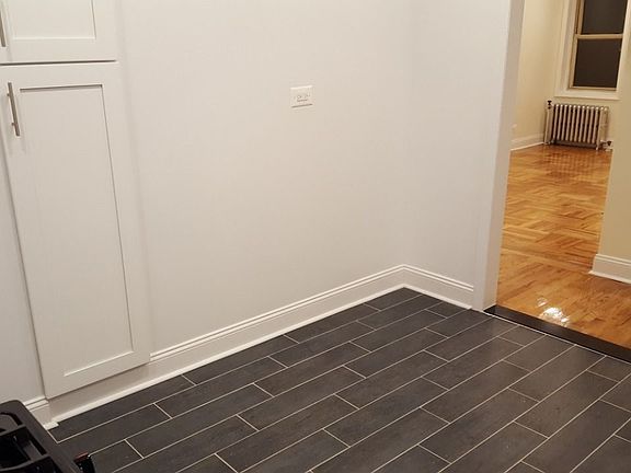 4th image of 4810 43rd St #6A