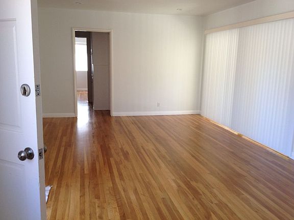4th image of 6219 Wilbur Ave