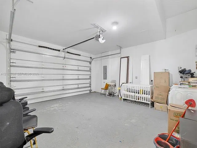 4 bed, 3.0 bath, $15,000 — Photo 4