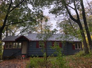 753 Old Canistear Rd, Highland Lakes, NJ 07422