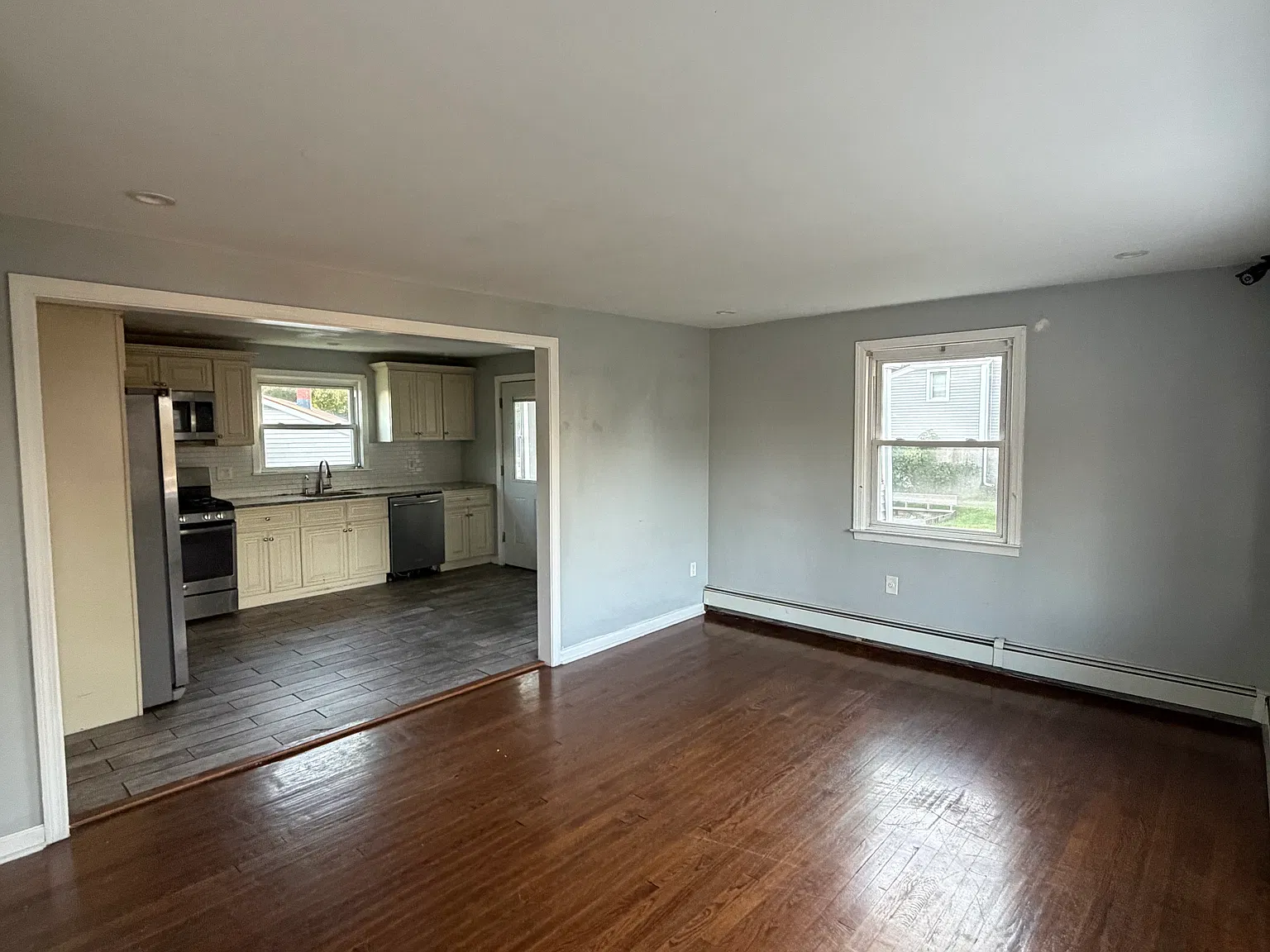 3 bed, 1388 sqft, $3,000 — Photo 4