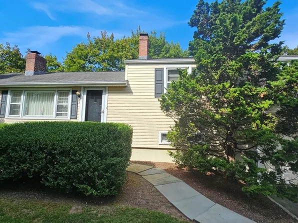 483 Main St, Westport, CT 06880