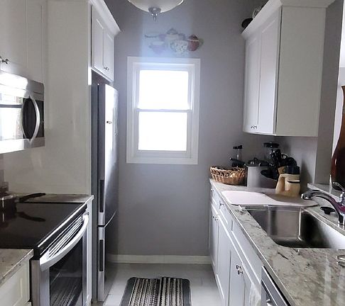 5th image of 1372 Cunat Ct APT 2D