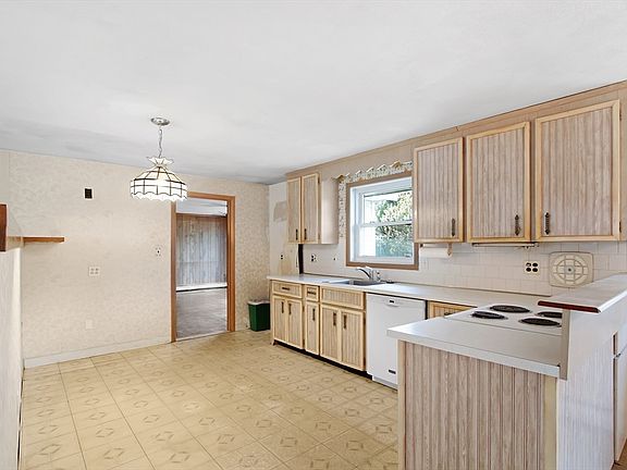 5th image of 12 Dix Rd