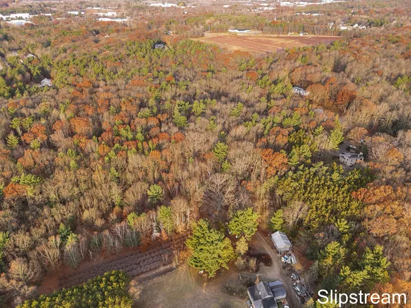 18651 W Spring Lake Rd, Spring Lake, MI 49456