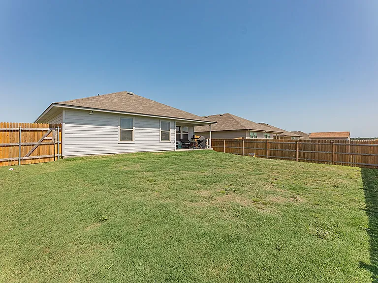 2306 Aylesbury Dr — Photo 29
