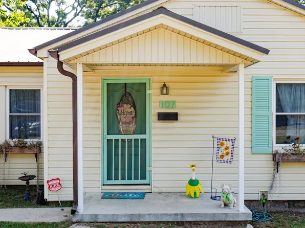 107 20th St, Batesville, AR 72501