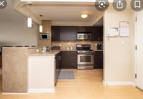 3rd image of 1490 Outlook Ave APT N1