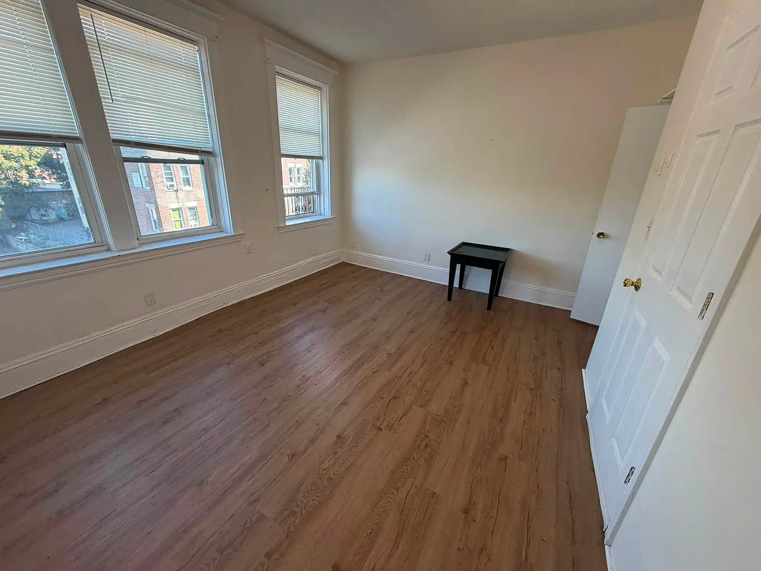 3 bed, 999 sqft, $3,000 — Photo 3
