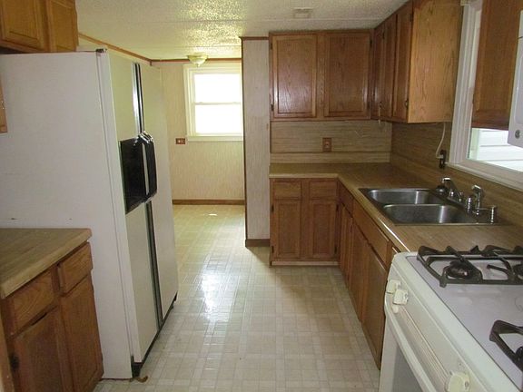 4th image of 1110 Mattox Ave