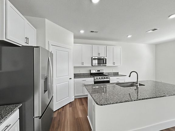 4th image of 5166 Runnerstone Rd