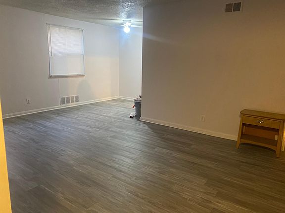 5th image of 2812 E 130th St APT 301