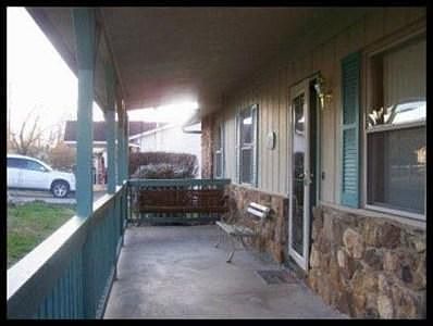 3rd image of 7249 Meadowbrook Cir