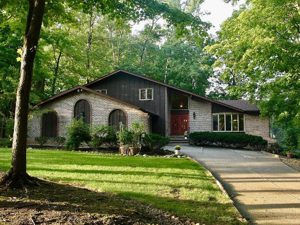 1st image of 9225 Stover Ln