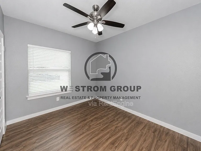 1501 Avenue E — Photo 22