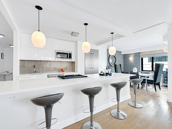 4th image of 1438 3rd Ave APT 6B