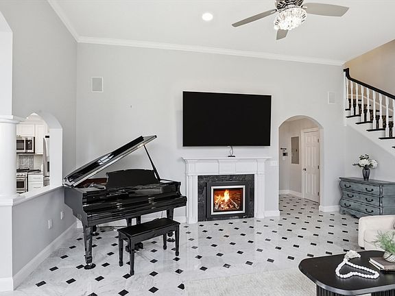 4th image of 83 Church St APT 15