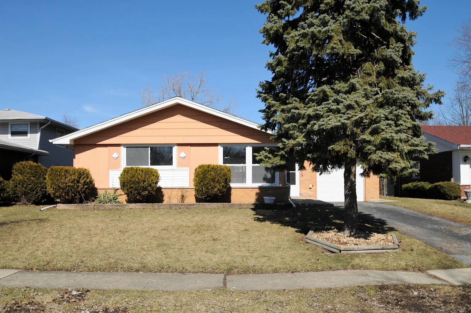 3216 Maple Ln photo 1
