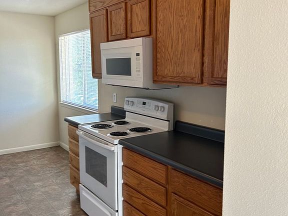 4th image of 552 E Tabernacle St APT D