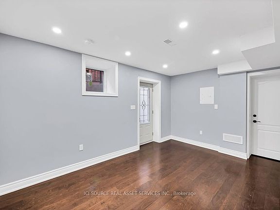 4th image of 84 Magill St #B