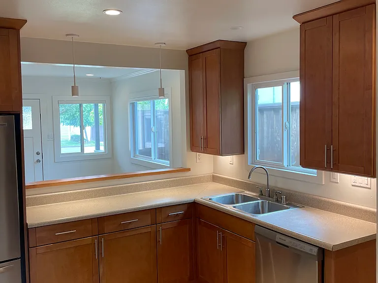 114 Gleason Ave — Photo 5
