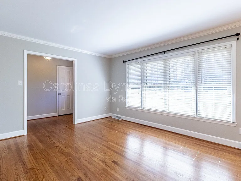 6618 Castlegate Dr — Photo 10