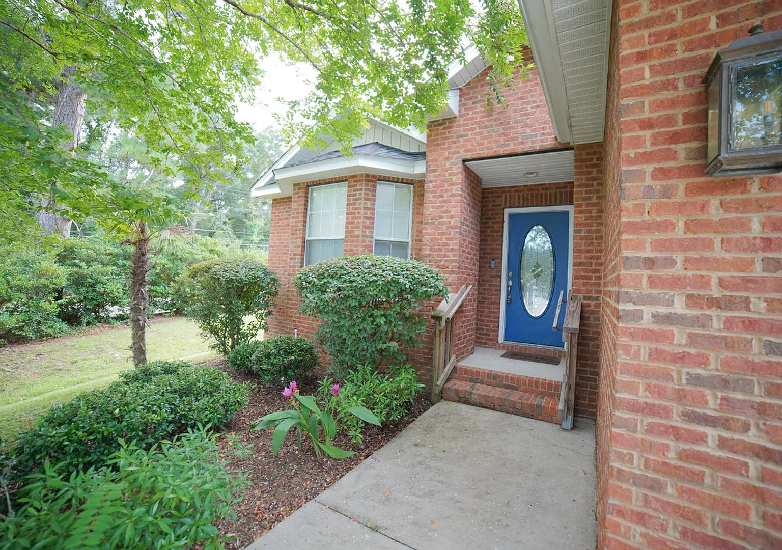 3 Bed / 2 Bath with 2 Car Garage in NW — Photo 1