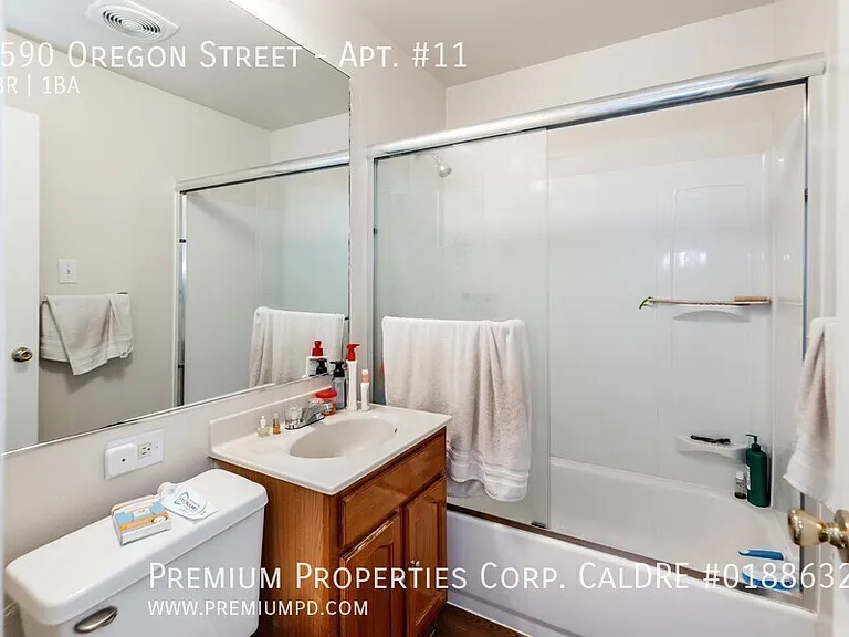 1590 Oregon St #11 — Photo 8