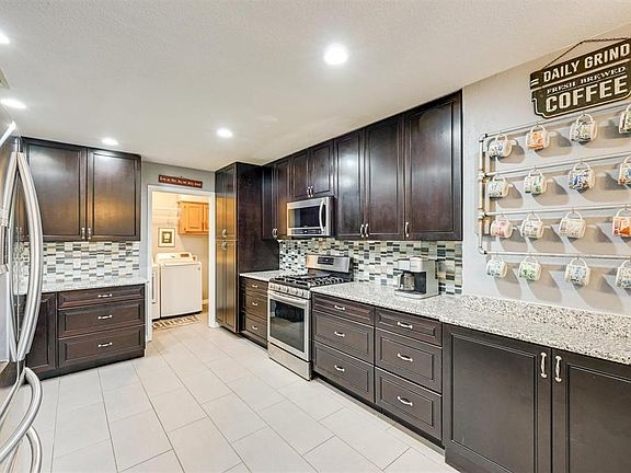 5th image of 1605 Danube Ln