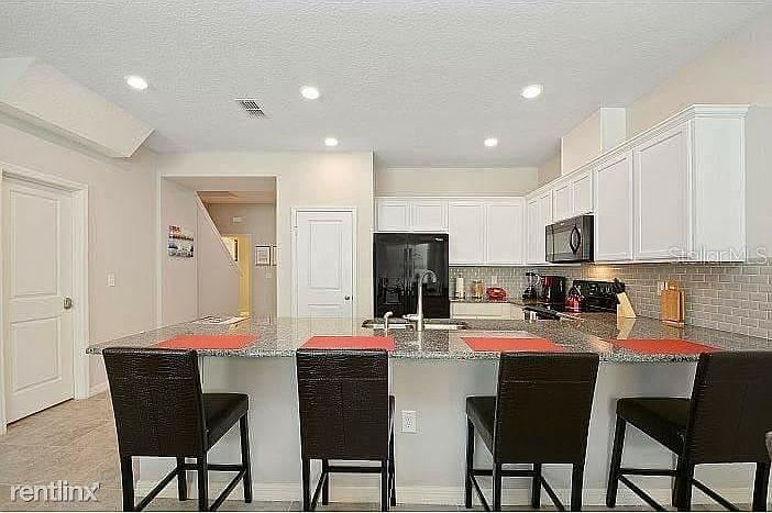 1st image of 5125 Crown Haven Dr