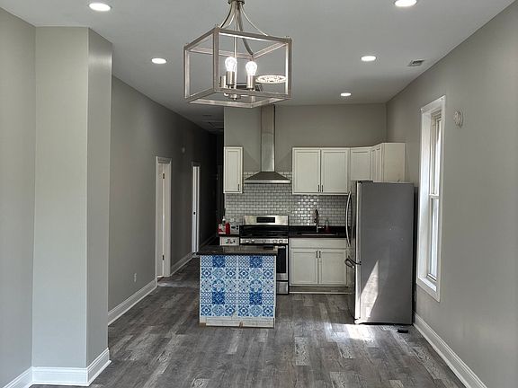 4th image of 7213 S Emerald Ave #2
