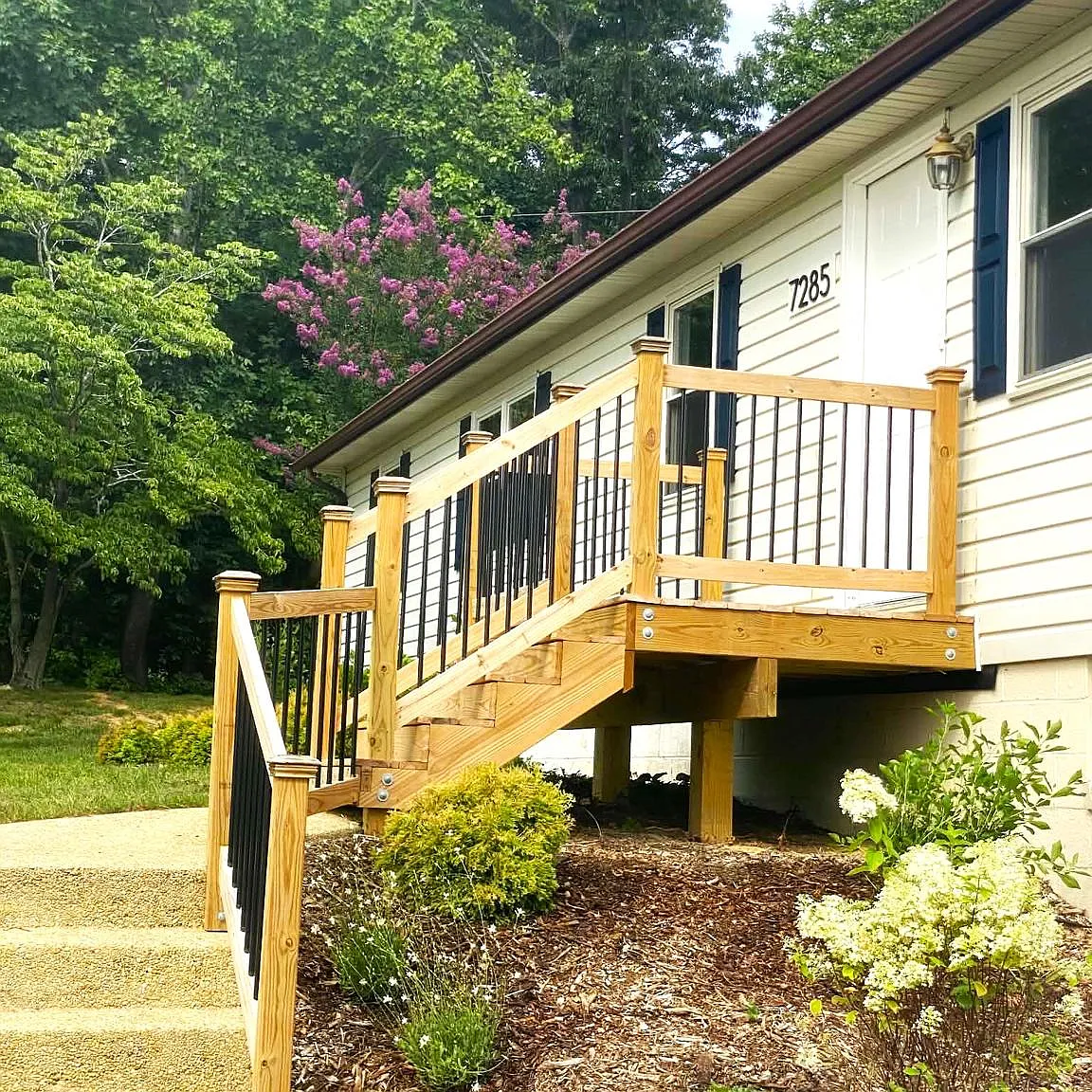 3 bed, 2430 sqft, $3,200 — Photo 4
