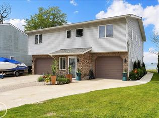 7860 Belle Brae Rd, Fair Haven, MI 48023