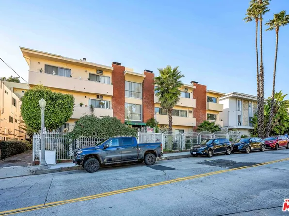 2447 N Beachwood Dr, Los Angeles, CA 90068