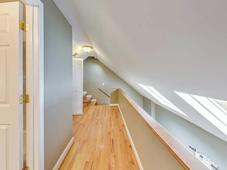 2330 N Greenview Ave #2R — Photo 14