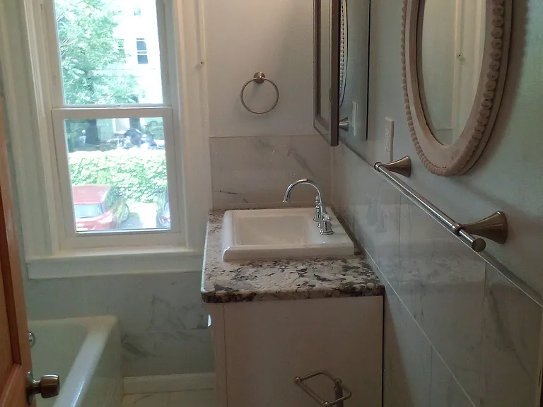 548 10th St #2 — Photo 13