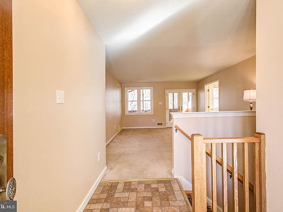 4th image of 529 Bradford Dr