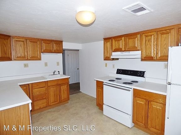3rd image of 767 E Lisonbee Ave