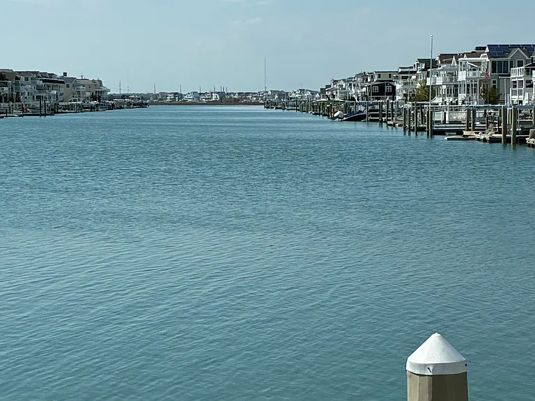 2290 Ocean Dr #C — Photo 6