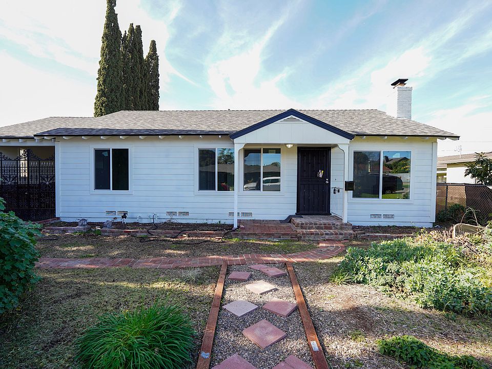 1st image of 950 N Laurel Dr #1