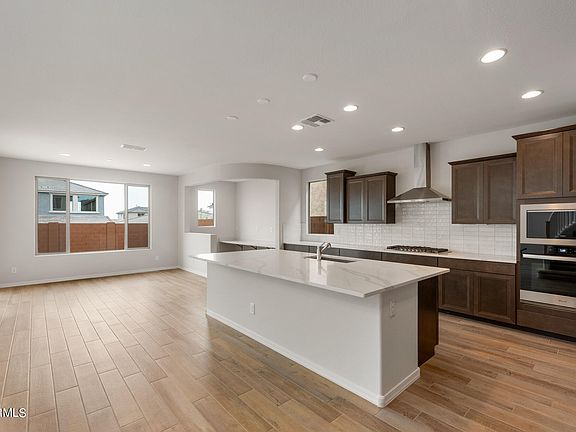 5th image of 1947 W SIENNA BOUQUET Place