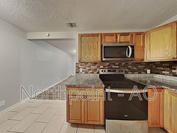 4th image of 5604 Eartha Dr