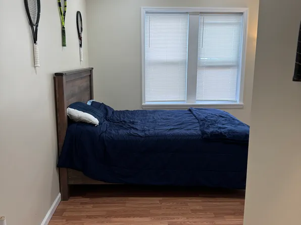 523 Grand Avenue image 11 of 17